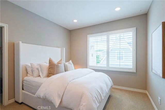 120 Mongoose, Irvine, CA 92618