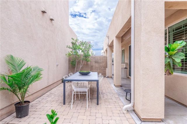 120 Mongoose, Irvine, CA 92618