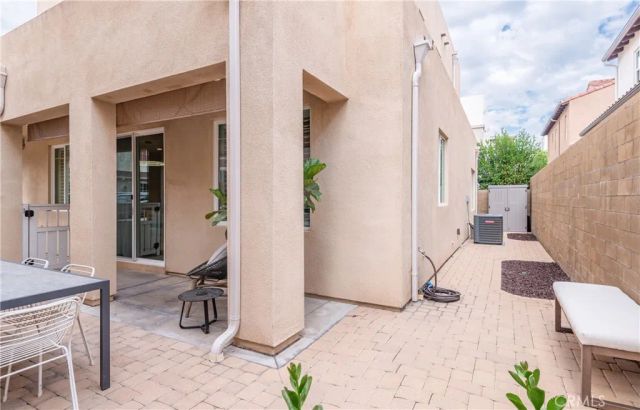 120 Mongoose, Irvine, CA 92618