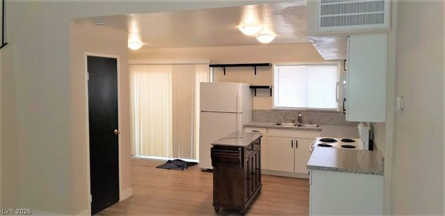 5118 Garden Lane C, Las Vegas, NV 89119