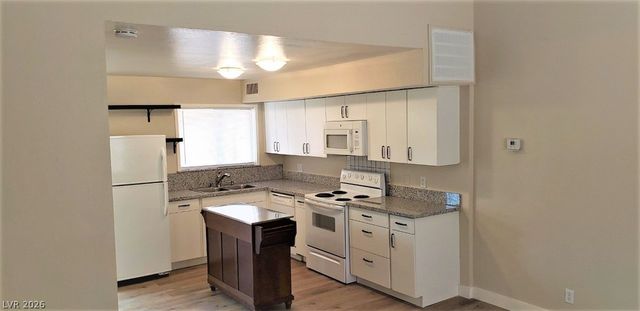 5118 Garden Lane C, Las Vegas, NV 89119