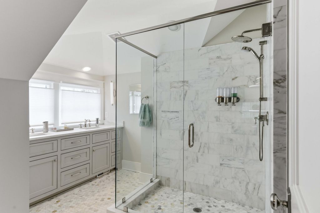 Image 19 of property listing at 64 Lenwood Boulevard Apt C, Charleston, SC 29401