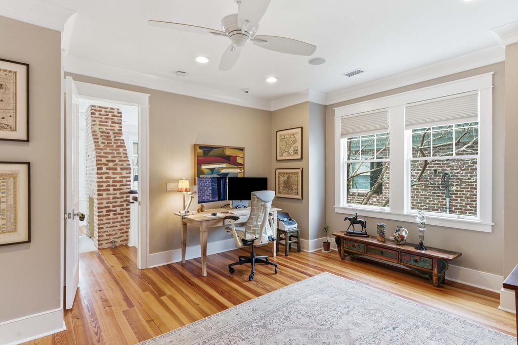 Image 23 of property listing at 64 Lenwood Boulevard Apt C, Charleston, SC 29401