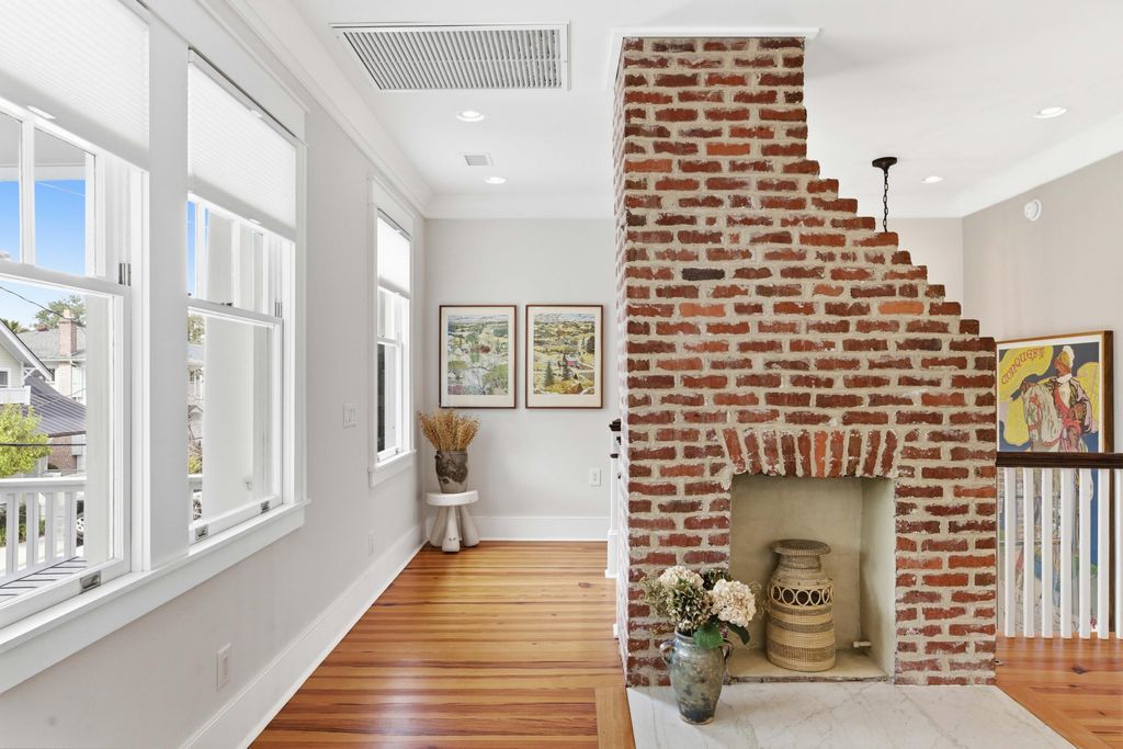 Image 27 of property listing at 64 Lenwood Boulevard Apt C, Charleston, SC 29401