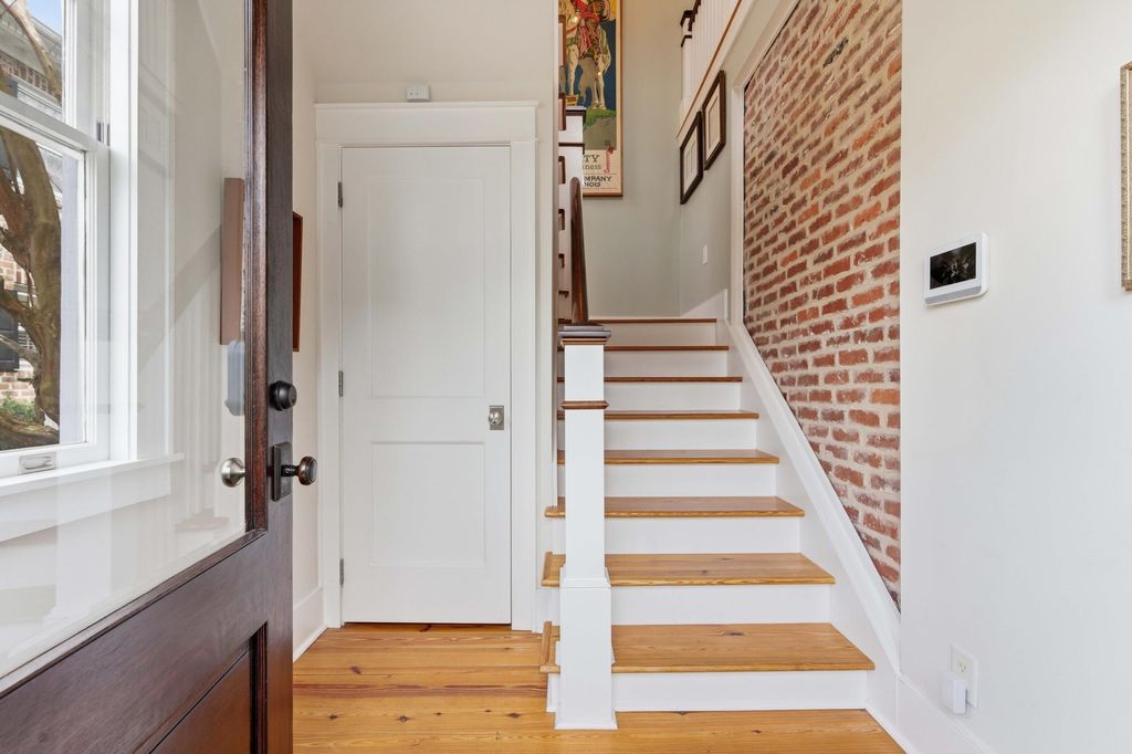 Image 28 of property listing at 64 Lenwood Boulevard Apt C, Charleston, SC 29401