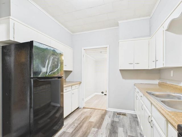 409 E 8th Street, Pittsburg, KS 66762