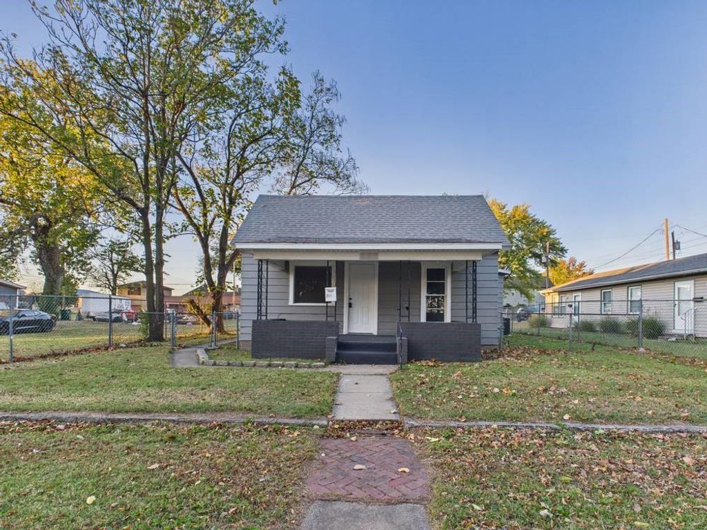409 E 8th Street, Pittsburg, KS 66762