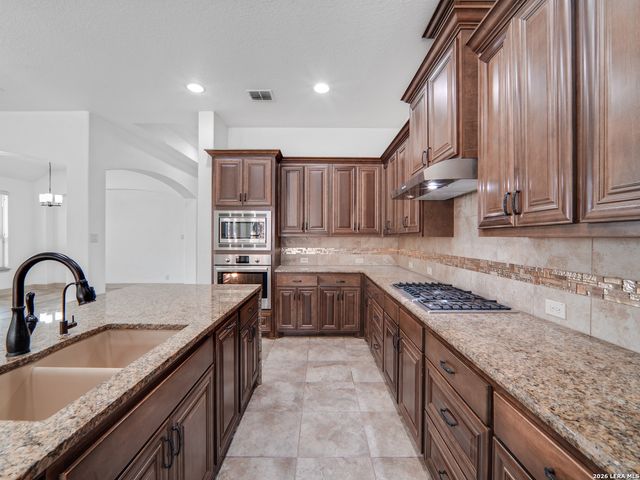 904 BEECHWOOD, New Braunfels, TX 78130