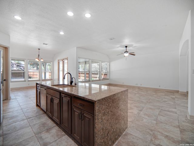 904 BEECHWOOD, New Braunfels, TX 78130