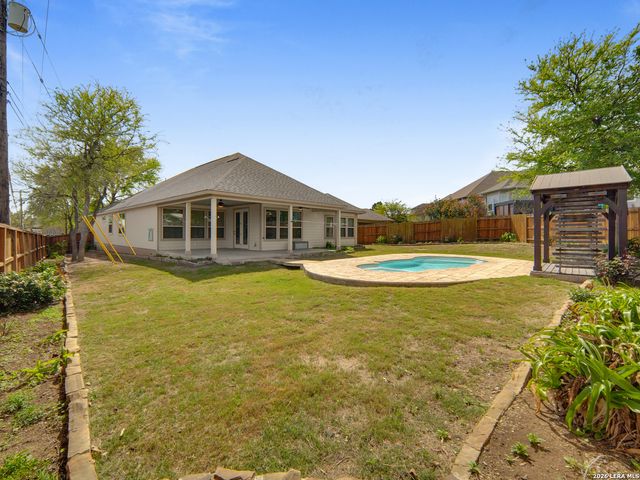 904 BEECHWOOD, New Braunfels, TX 78130