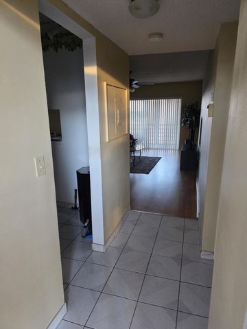 3048 E Sunrise Lakes Drive E 412, Sunrise, FL 33322