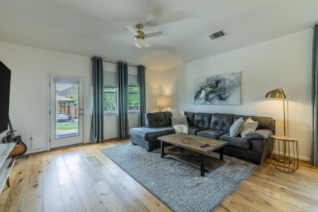 5621 San Michele ST, Round Rock, TX 78665