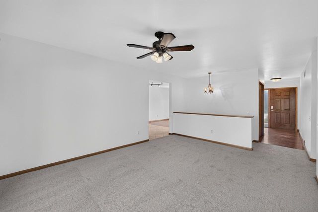 323 Santa Fe Trail, Waunakee, WI 53597