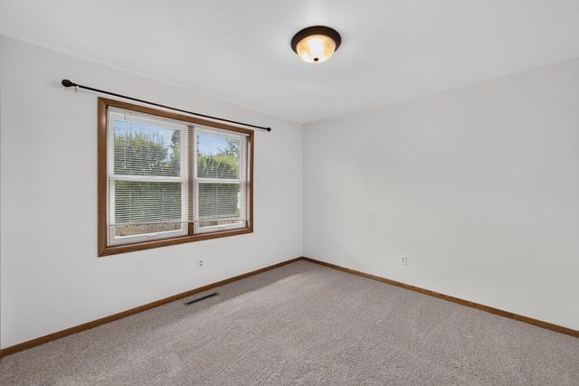 323 Santa Fe Trail, Waunakee, WI 53597