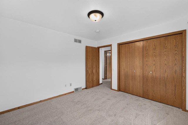 323 Santa Fe Trail, Waunakee, WI 53597