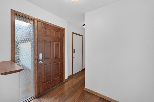 323 Santa Fe Trail, Waunakee, WI 53597