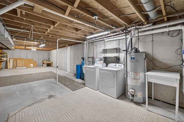 323 Santa Fe Trail, Waunakee, WI 53597