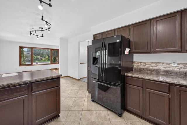 323 Santa Fe Trail, Waunakee, WI 53597