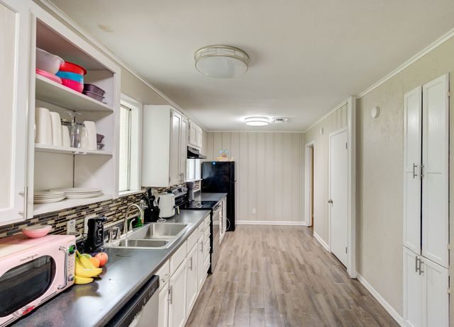 8545 Parkdale Drive, Shreveport, LA 71108