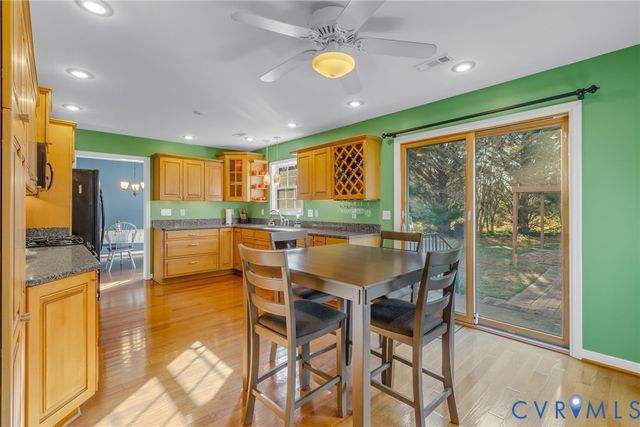 196 Matthews Cove Dr, Montross, VA 22520