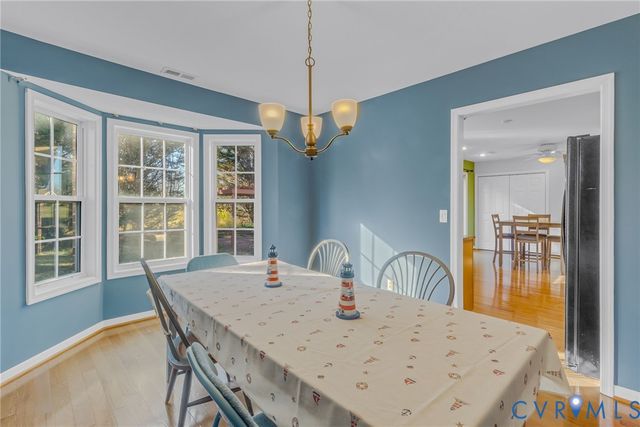 196 Matthews Cove Dr, Montross, VA 22520