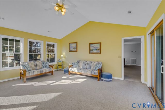 196 Matthews Cove Dr, Montross, VA 22520