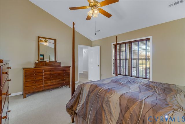 196 Matthews Cove Dr, Montross, VA 22520