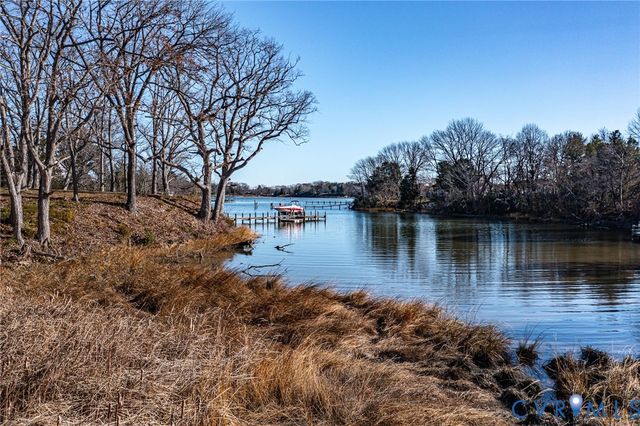 196 Matthews Cove Dr, Montross, VA 22520