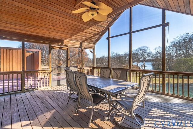 196 Matthews Cove Dr, Montross, VA 22520