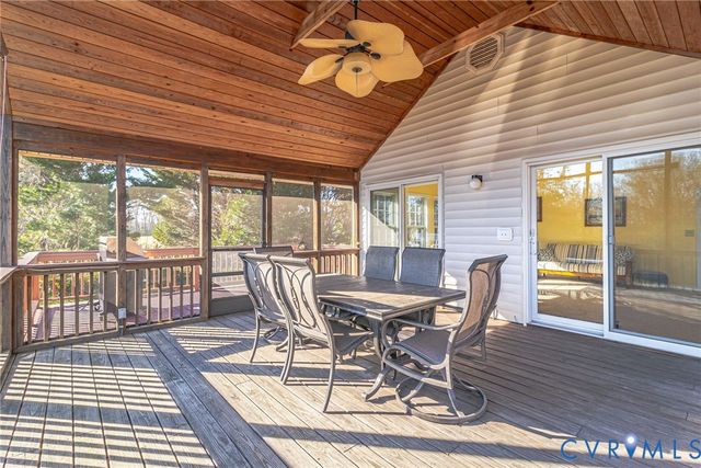 196 Matthews Cove Dr, Montross, VA 22520
