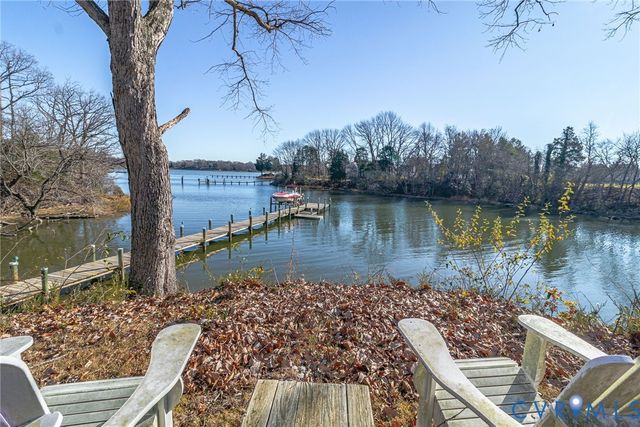196 Matthews Cove Dr, Montross, VA 22520