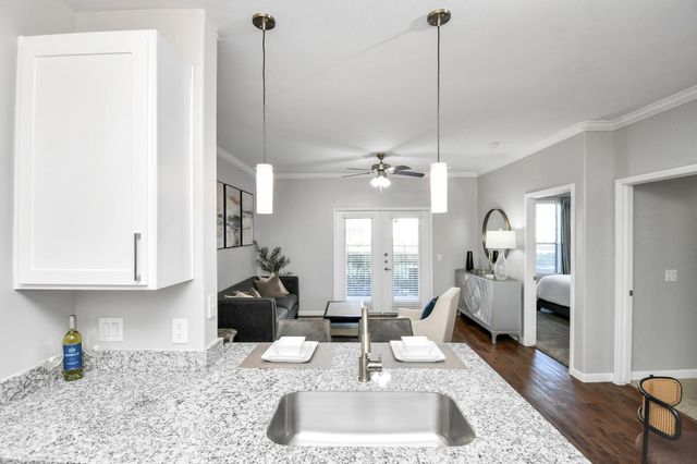 6777 Sommerall Drive 1536, Houston, TX 77084