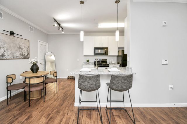 6777 Sommerall Drive 1536, Houston, TX 77084