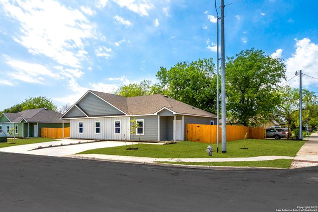509-511 Hudson St, Seguin, TX 78155