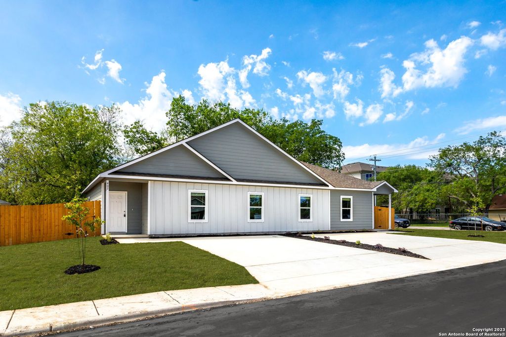 509-511 Hudson St, Seguin, TX 78155