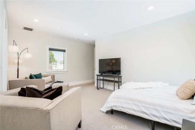 129 Dolphin, Seal Beach, CA 90740