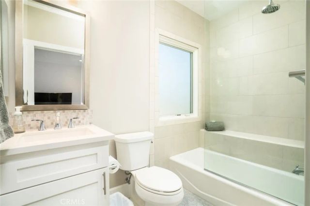 129 Dolphin, Seal Beach, CA 90740
