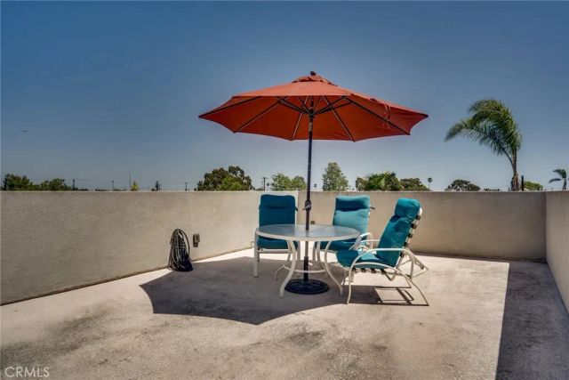 129 Dolphin, Seal Beach, CA 90740
