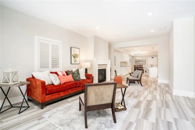 129 Dolphin, Seal Beach, CA 90740