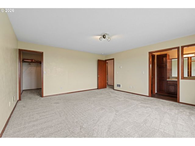 4955 GREEN MOUNTAIN Rd, Kalama, WA 98625