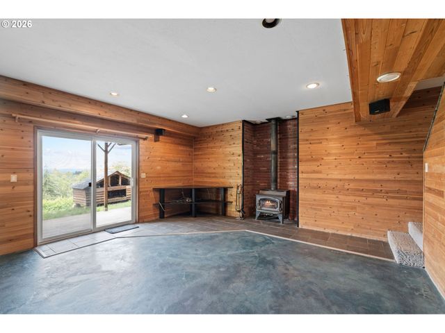 4955 GREEN MOUNTAIN Rd, Kalama, WA 98625