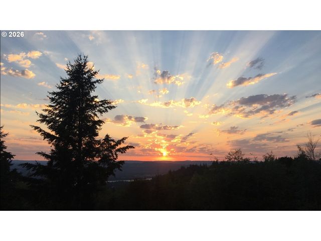 4955 GREEN MOUNTAIN Rd, Kalama, WA 98625