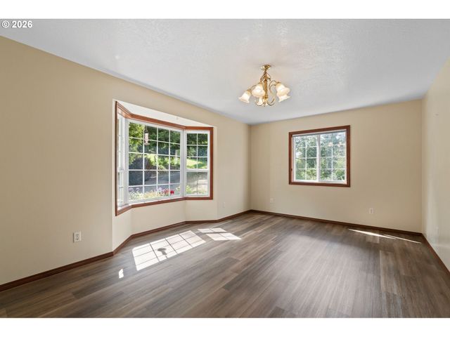 4955 GREEN MOUNTAIN Rd, Kalama, WA 98625