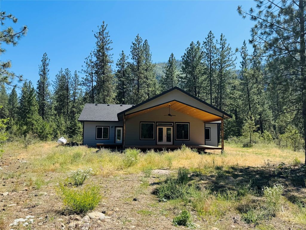 Image 2 of property listing at 10 Panorama Lane, Plains, MT 59859