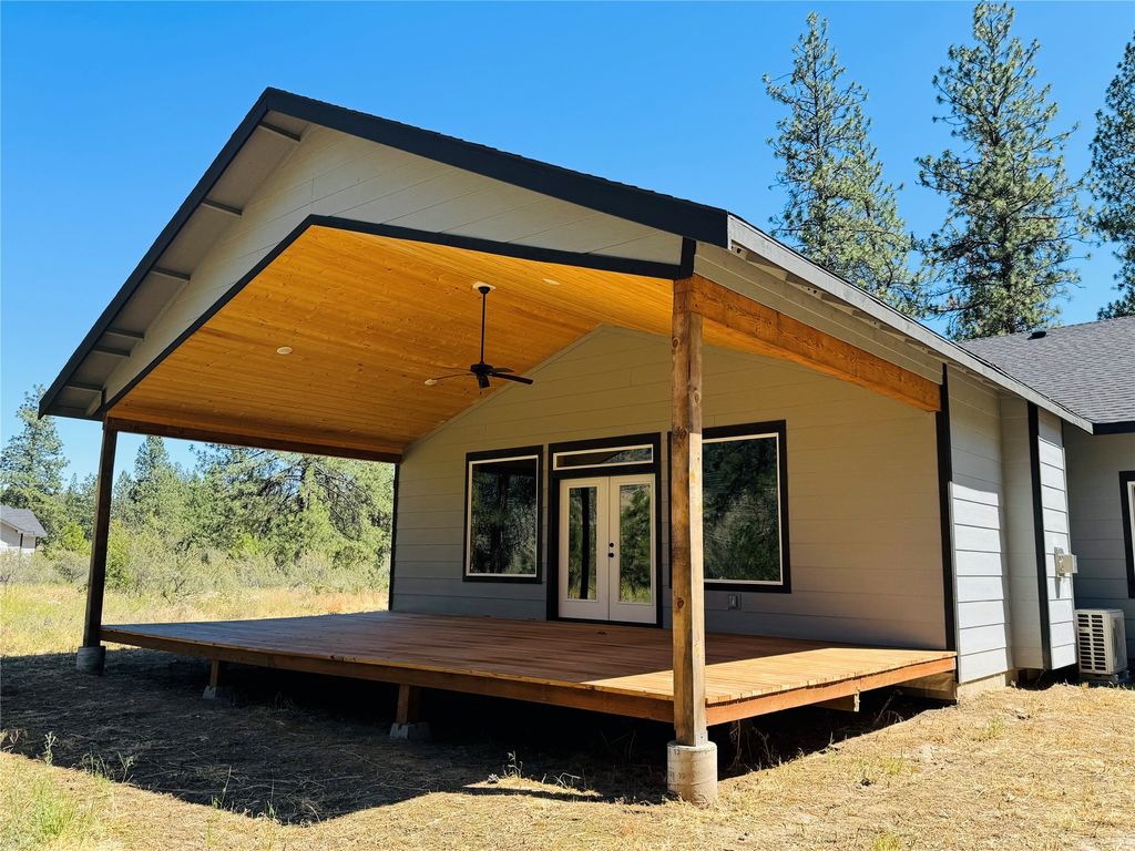 Image 3 of property listing at 10 Panorama Lane, Plains, MT 59859