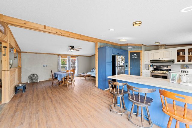 4720 W Pleasant Hill Rd, Salina, KS 67401