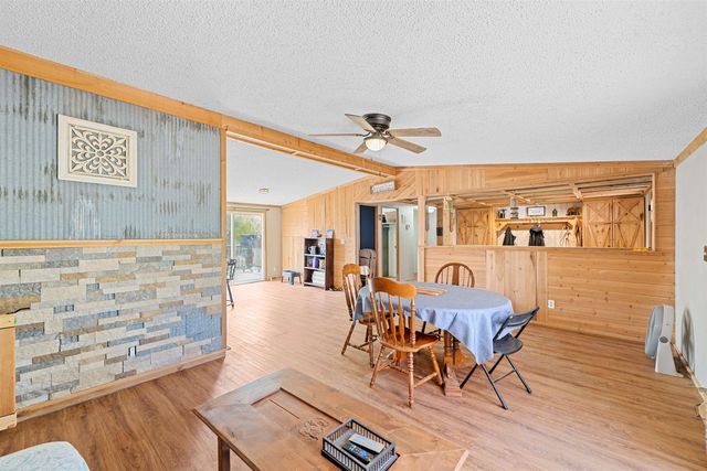 4720 W Pleasant Hill Rd, Salina, KS 67401