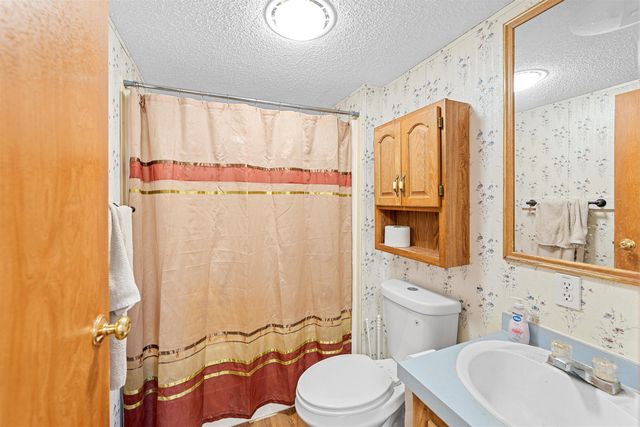 4720 W Pleasant Hill Rd, Salina, KS 67401