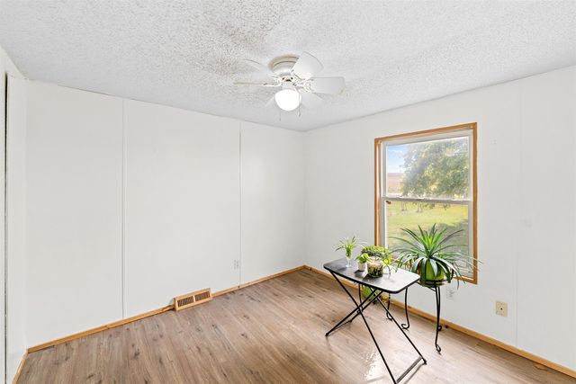 4720 W Pleasant Hill Rd, Salina, KS 67401