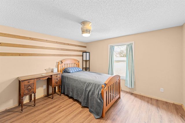 4720 W Pleasant Hill Rd, Salina, KS 67401